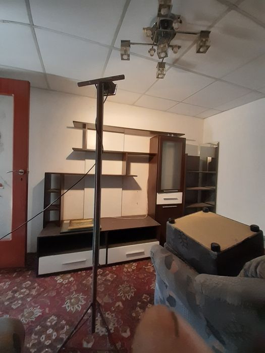 Vind biblioteca living sufragerie canapele