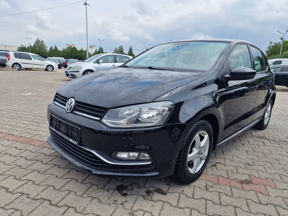 VOLKSWAGEN Polo