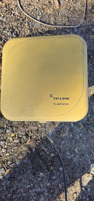 Модемы,  шнуры , камеры.