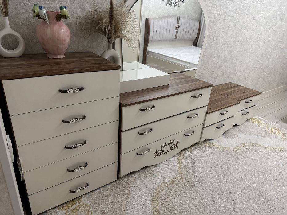 Спальний гарнитур