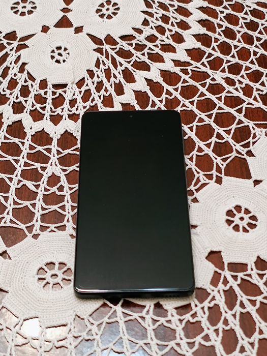 Motorola Edge 20 като нов 128 ром /8 рам и 128 мп камера