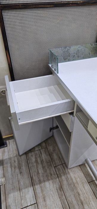 Бюро за маникюр + вграден прахоуловител Profi 1