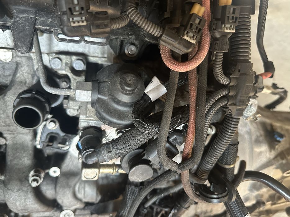 Двигател блок глава дюзи рейл и горивна помпа Bmw F10 F30 Fx  2.0d 190 кс. B47