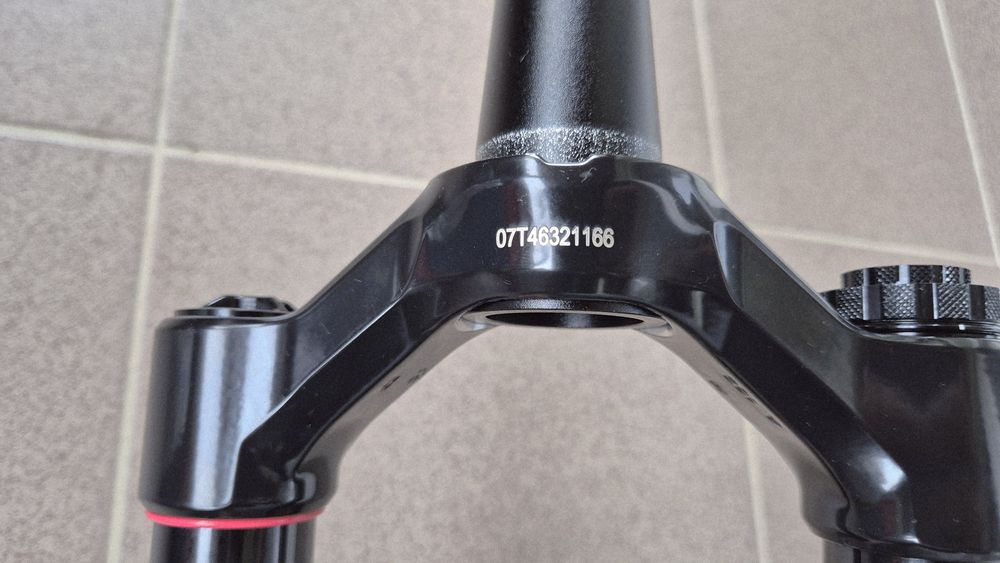 Furca noua RockShox Lyrik Select+ cu Charger 3(Ultimate), model 2025