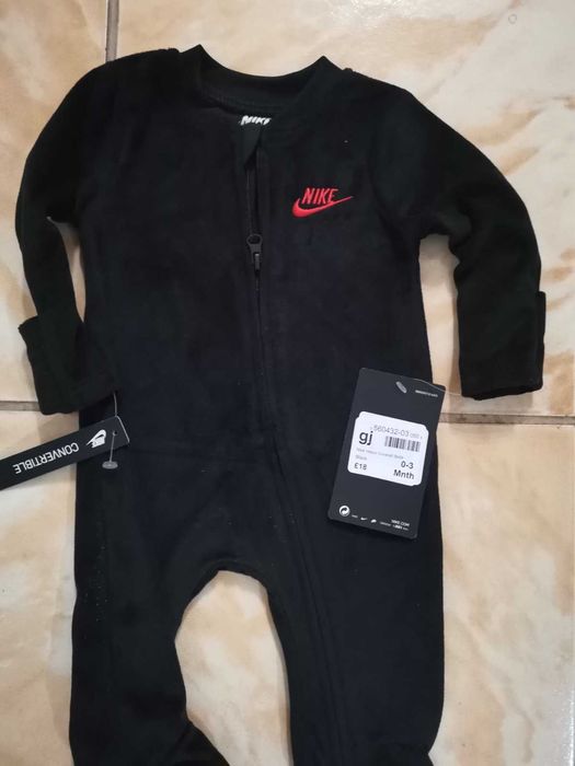 Плюшени ромпъри на nike