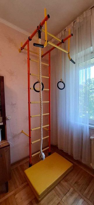Продам детскую шведскую стенку