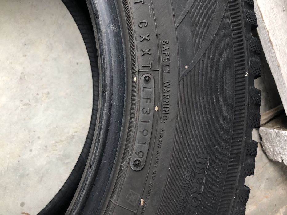 Зимни гуми TOYO-7 мм грайфер-Топ състояние- 4 бр-265/60/18