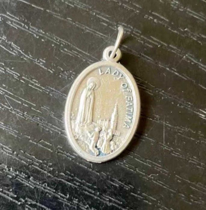 Medalion catolic Fecioara de la Fatima – Import Italia, metal argintat