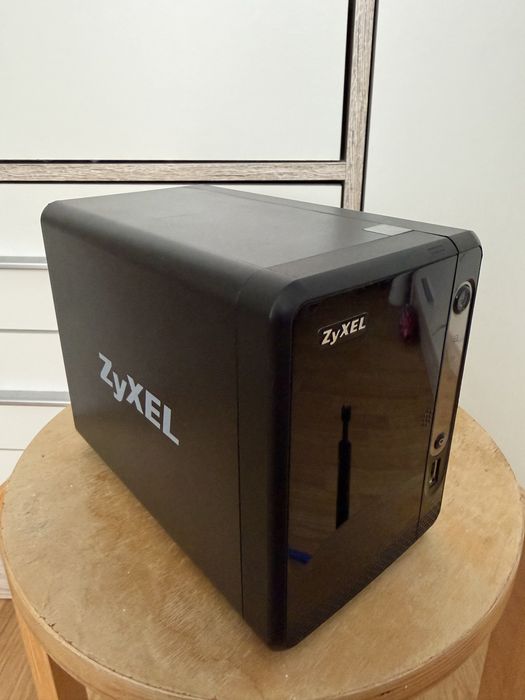 Zyxel NAS326 - Stocare cloud personală, 2 bay-uri, stare foarte bună