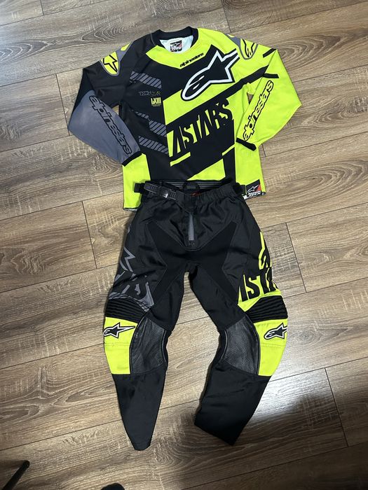 Долнище за мотокрос