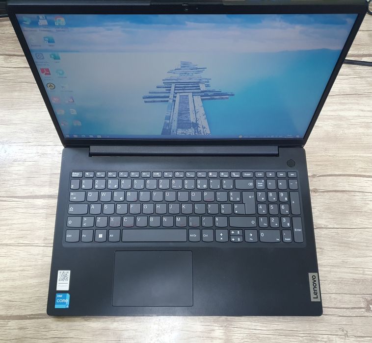 Ноутбук LENOVO i3 12-пок,12гб ддр4,256гб ссд nvme