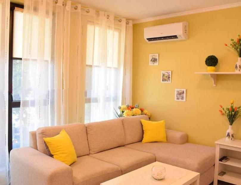 Дава се под наем Двустаен апартамент в Пловдив, Център - 70 кв.м за 460 € - Снимка #2