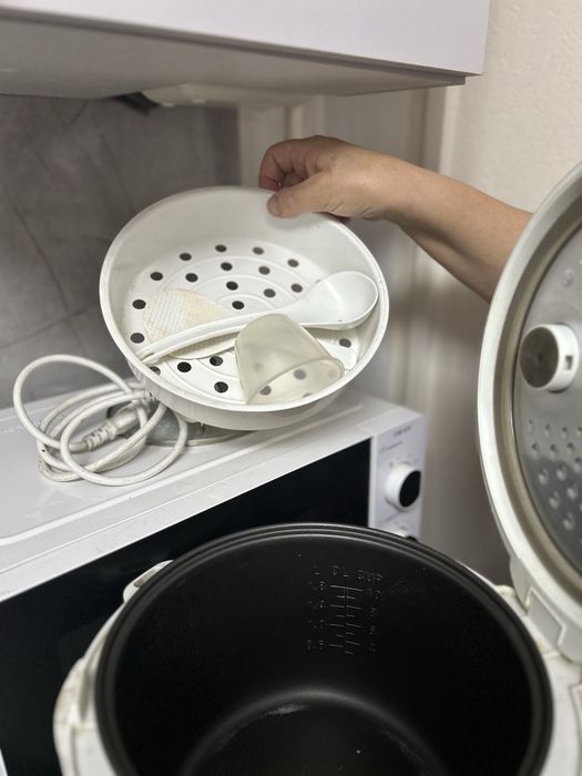 Продам мультиварку в отличном состоянии