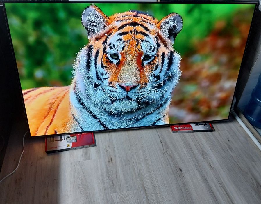 Огромный 4К смарт телевизор LG 165см.