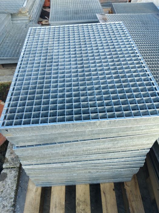 Vând gretare zincate sau trepte zincate  oferim  transport toată țara