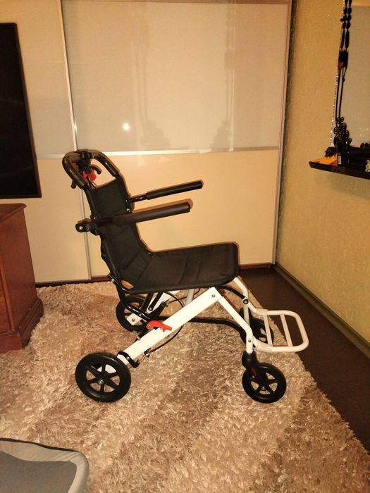 Кресло каталка инвалидная