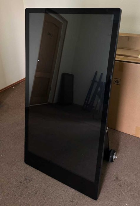 Внешний ЖК-дисплей 55" (8 часов непрерывной работы от батареи)