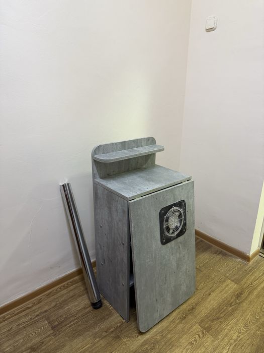 Продам маникюрный стол