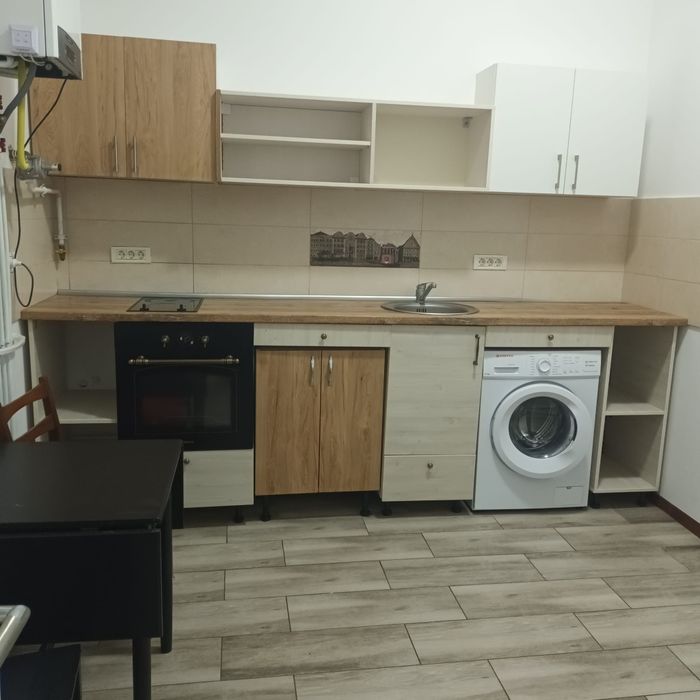 Închiriez apartament ultracentral 46 mp aproape de Primărie