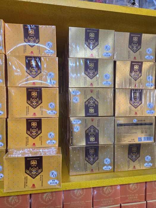 Тоналки,тени,крема