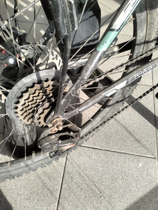 Продам велосипед 
- Без переключателей передач