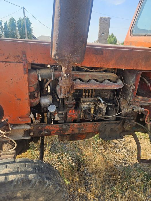 Traktor satiladi