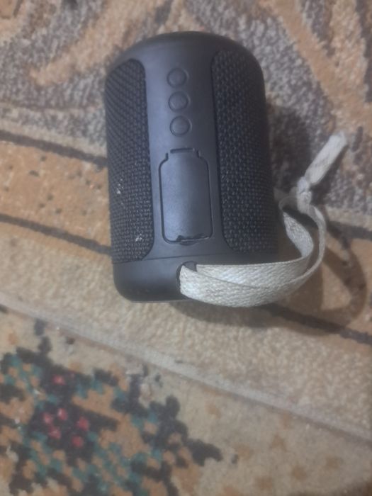 Boxă bluetooth .