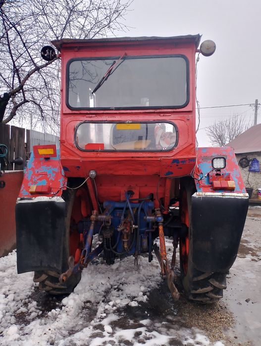 Vând tractor U650