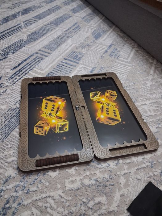 Нарды размер 50 на 50 см.