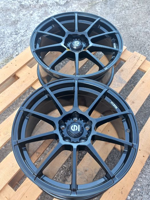 18"5×114.3 Sparco Gara Piano Black 8j et35 Honda Mitsubushi Toyota Maz