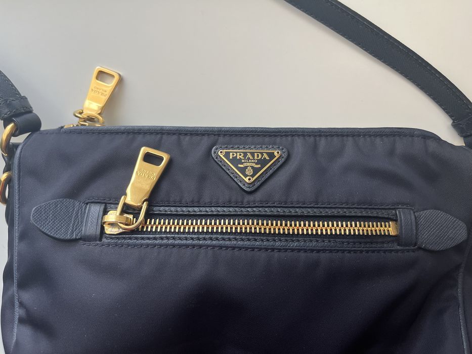 Prada Re-Edition 2000 Double Zip дамска чанта