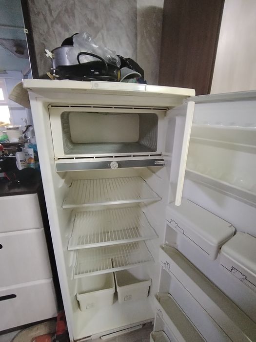 Продам Холодильник Бирюса - 6С-1