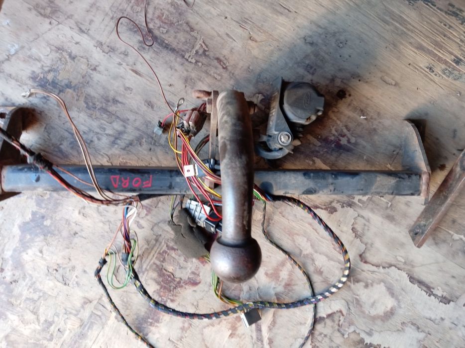 Vând cârlig  remorcare  diverse masini