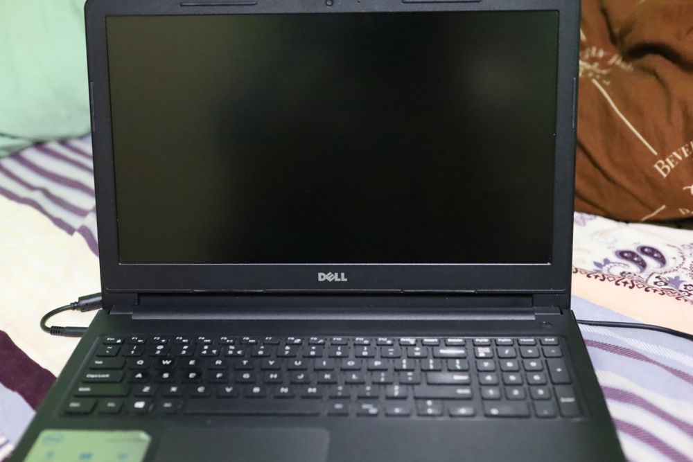 Laptop DELL Insprion 15 3000, 2018