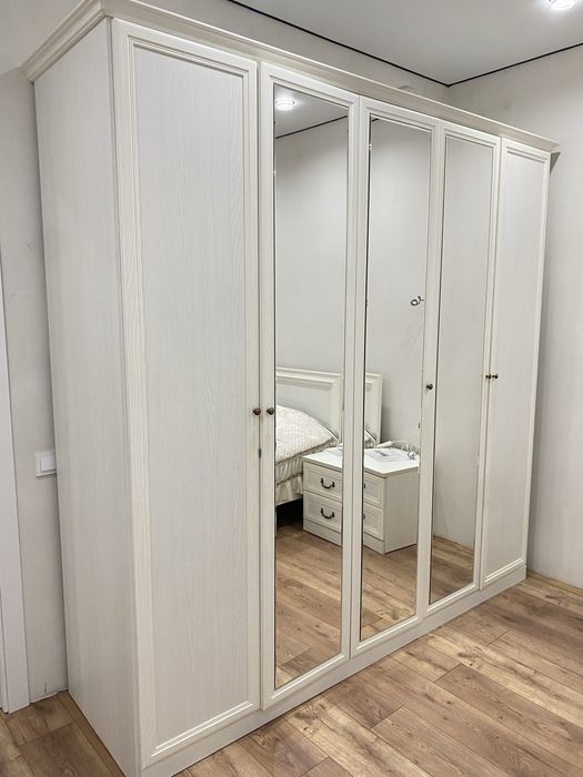 Продается шкаф……………………