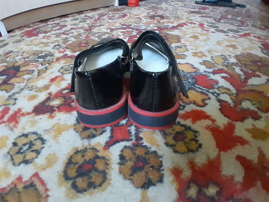 Продаются новые туфли, маломерки 33 раз.