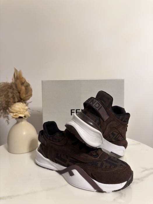 Adidasi F E N D I Flow Dark Brown