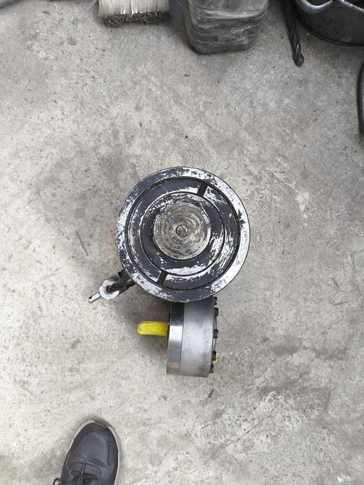 Домкрат 100Т с насосом