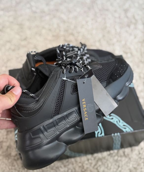 Versace chain reaction
