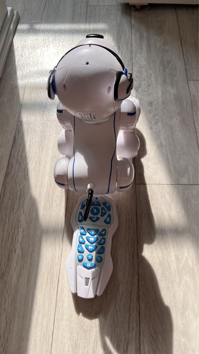 Робот собака шпион