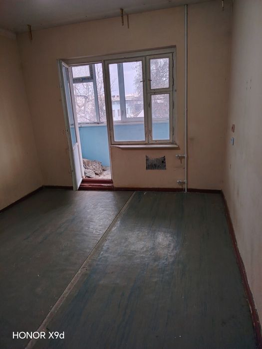 Продается 2 комнатная кв на 2-этаже.Ориентир:Ул. Кадыри. Карзинка маг.