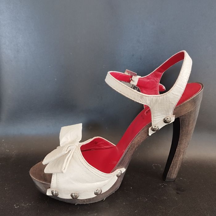 100 ЛВ   Cesare Pacciotti оригинални от естествена кожа питон