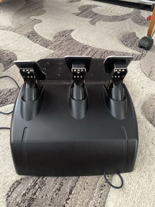Vand volan logitech+ schimbator+ 2 jocuri fainee