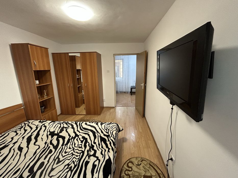 Inchiriez apartament