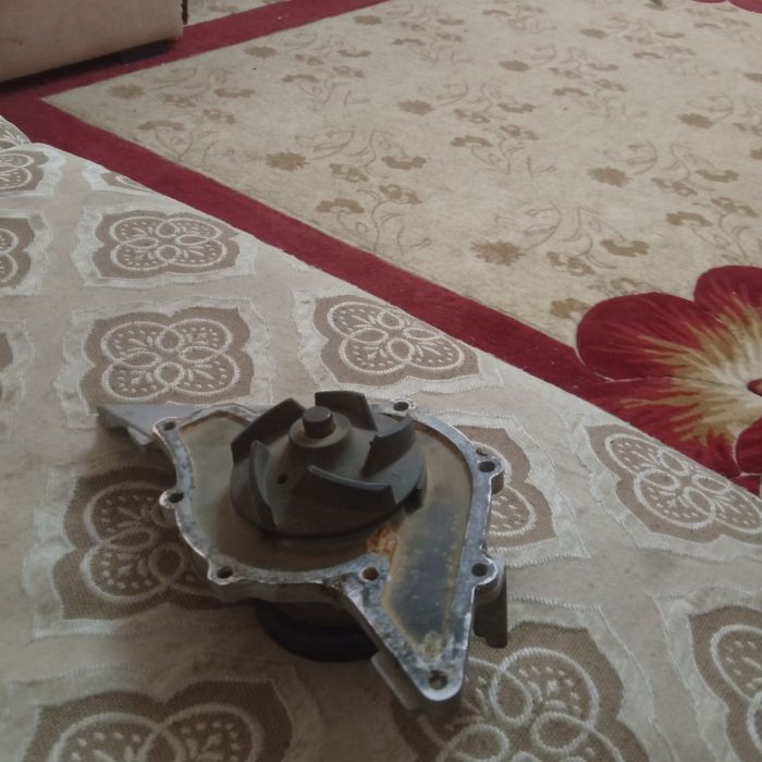 Помпа на ауди 100 обьем 2.8 куб
