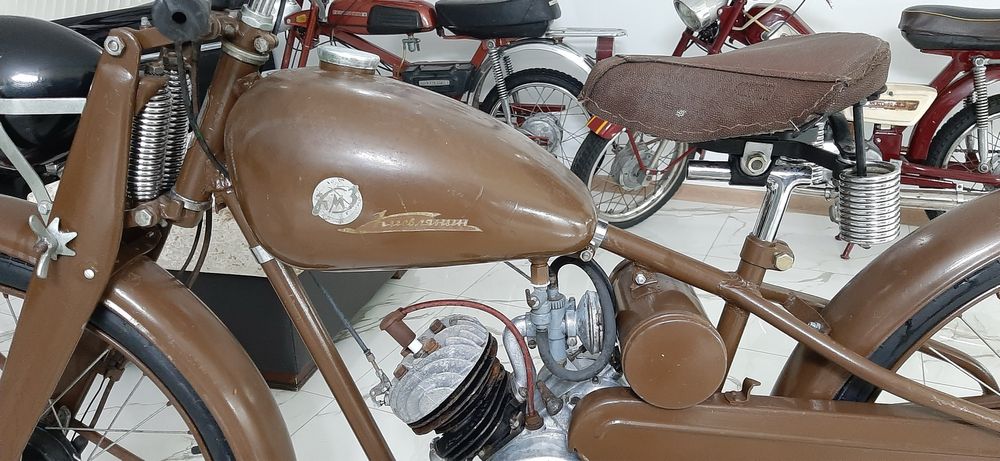 Продаётся мотоцикл Киевлянин в родной краске без рестовоации в идеале