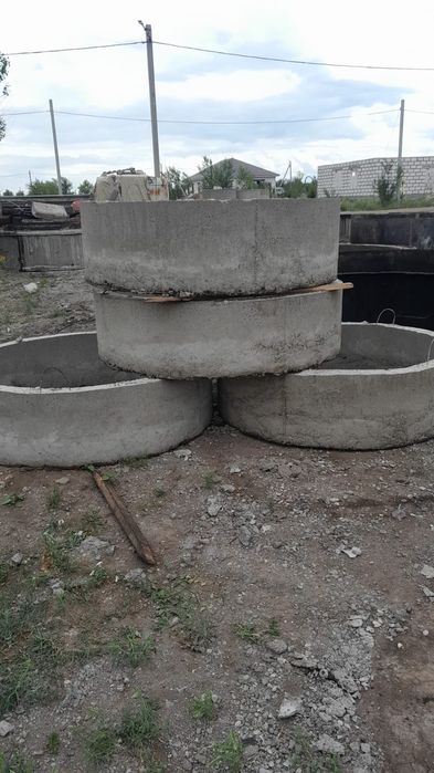 ЖБИ кольца и крышка.  Услук малифульятор