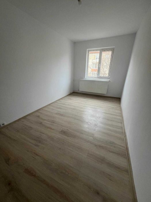 Apartament 4 camere,Dacia,et.3