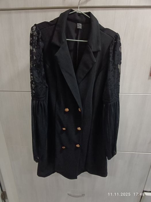 Дамска официална рокля с дантелени ръкави