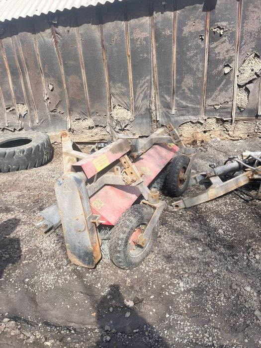 Щётка и снегоотвал для трактора